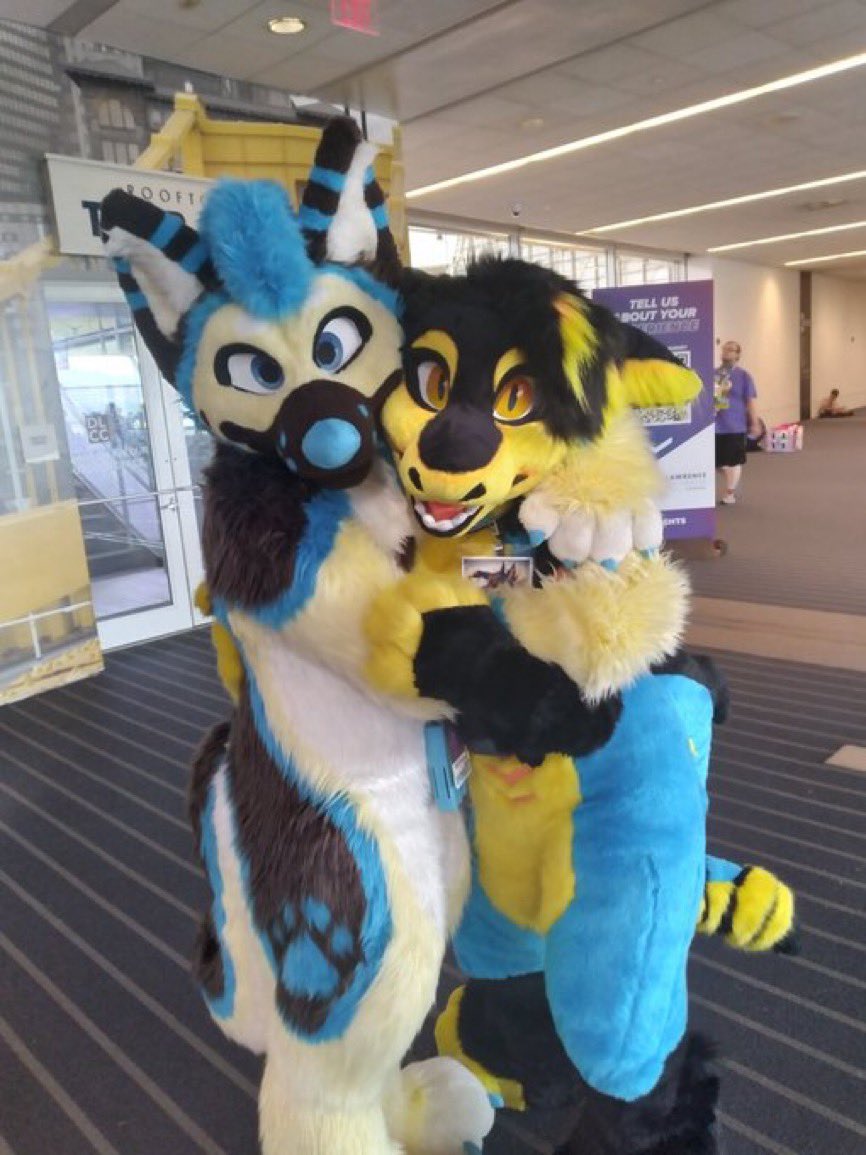 Oh is it a Shep?? 
Yay hugs a sweetheart 💙