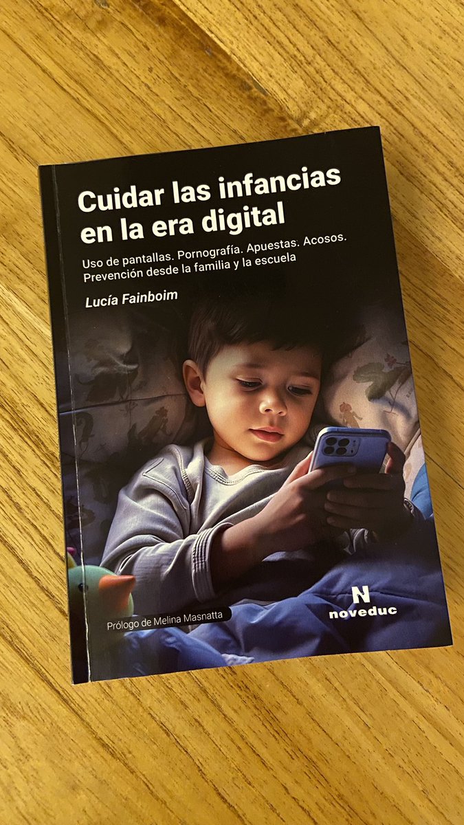 Excelente y fundamental libro de <a href="/LuciaFainboim/">Lucia Fainboim</a> para entender qué sucede entre los chicos, las pantallas y los adultos. ¡Mucho por hacer!