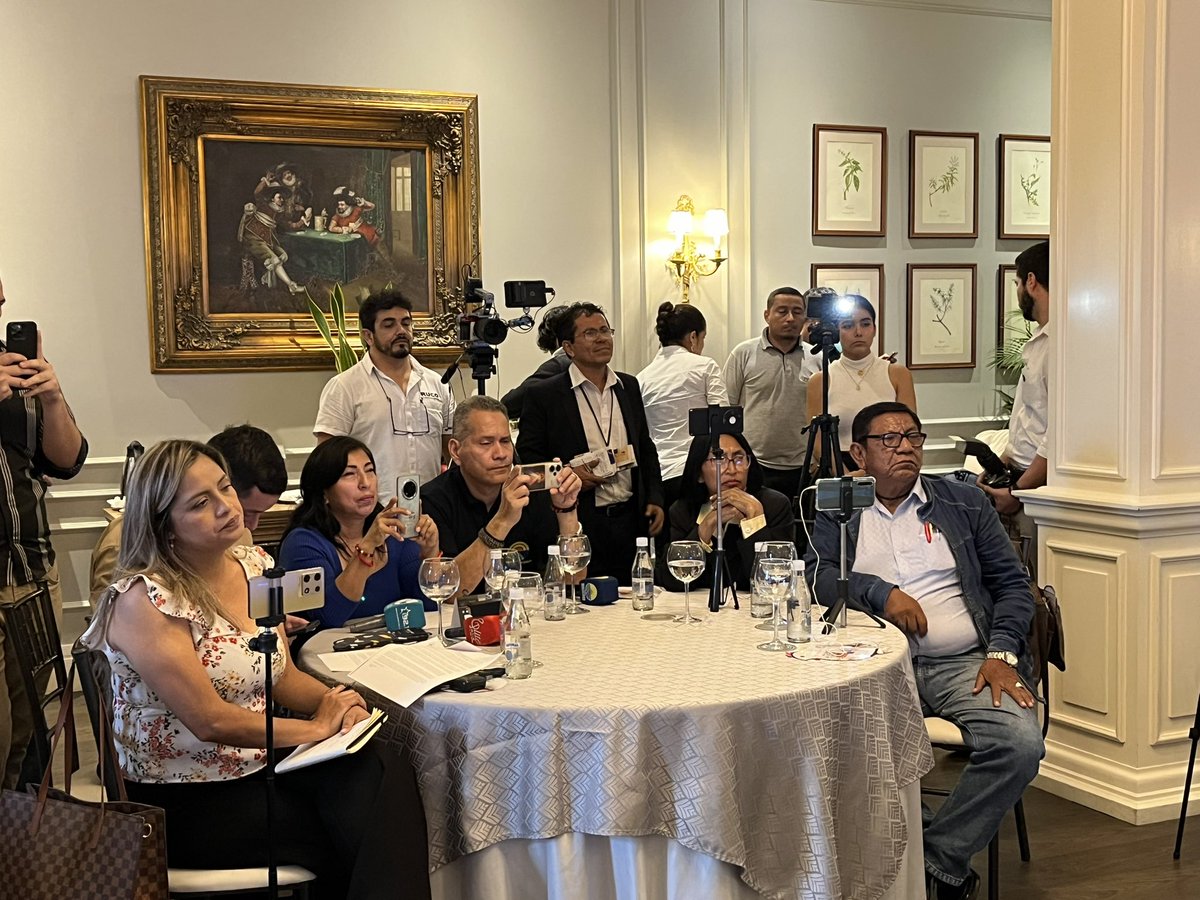DEspinGarcia's tweet photo. En #Guayaquil lanzamos la campaña #ListoElPollo que encabezamos como gremio avícola. Al evento nos acompañaron autoridades y prensa nacional. Celebramos desde el 2019 el #DiaNacionalDelPolloEC https://t.co/hufeWOqrpu