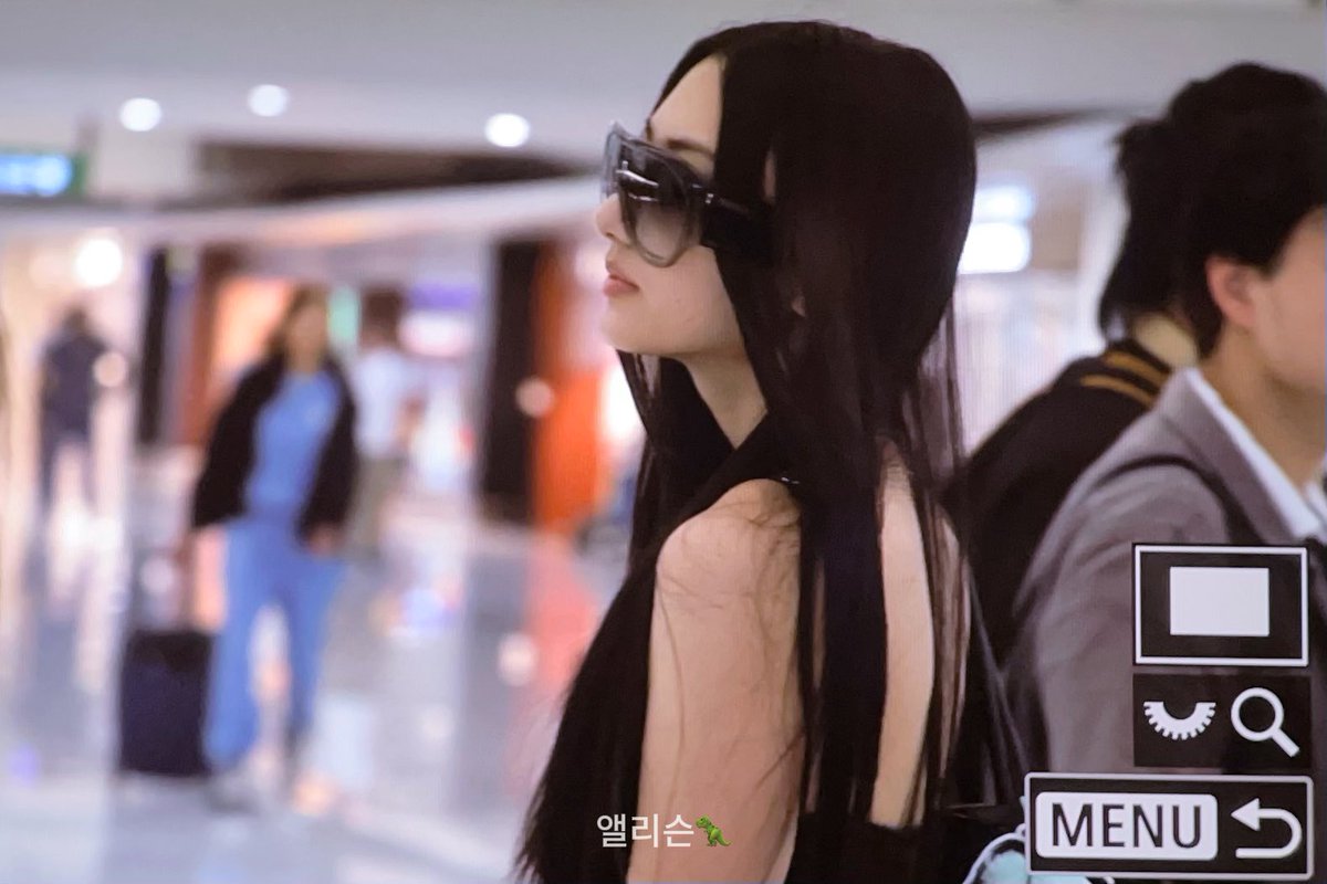 250707

#MEOVV #미야오
#MYEYESOPENVVIDE 
#GAWON  #가원