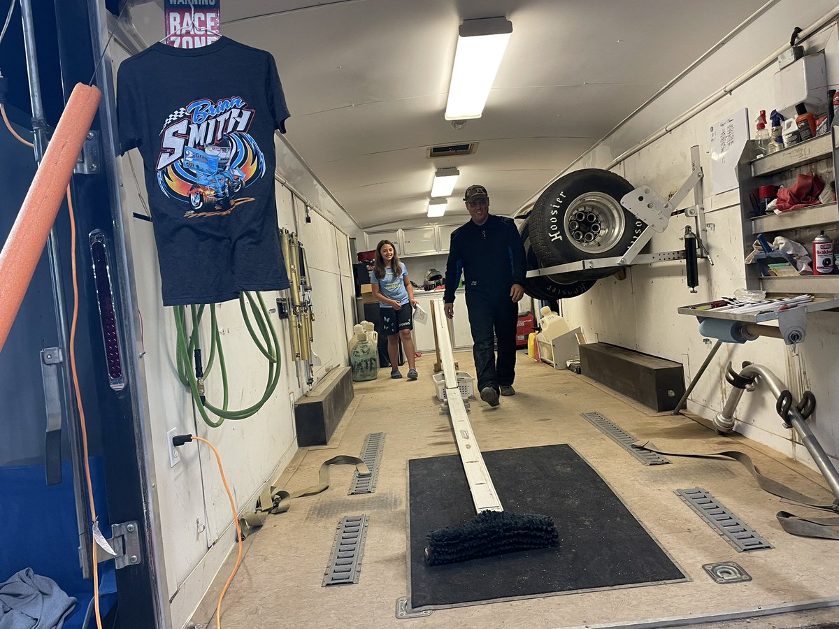 thebriansmith's tweet image. Decent night @FremontSpeedway P15 The stands were definitely packed. Got to meet lots of first timers. Gave away around 100 @Hot_Wheels & had a custom one given to me. Thanks to everyone who makes the Gracecar possible @ohiograce @JetcoJW @TulsaDriveways T&T Kirschs Cuts Gressman