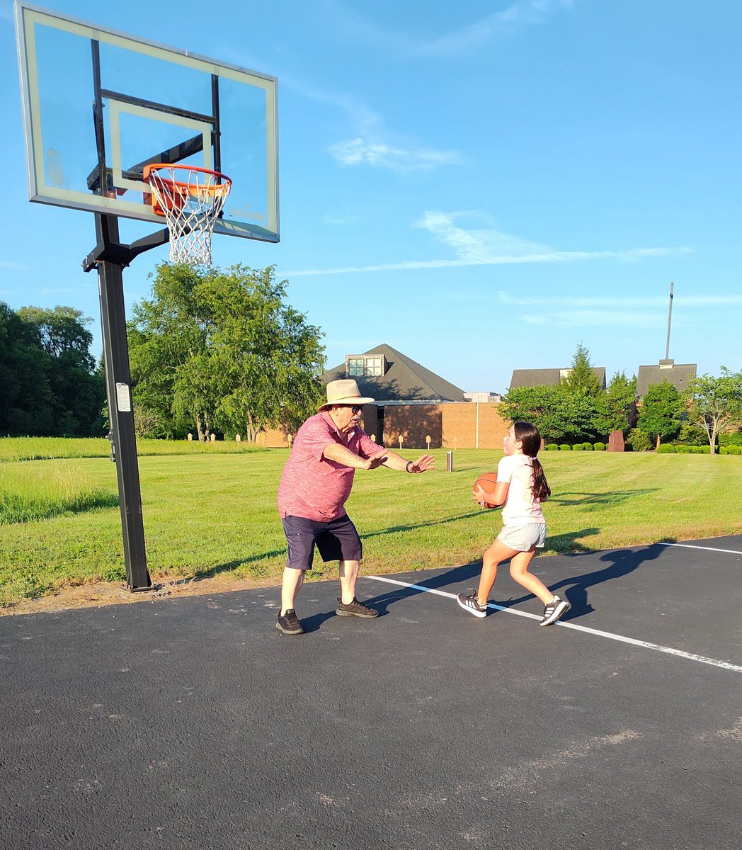 Home visiting my parents and Geepa stepped in to make sure Helena got her shots up! #puttingtheworkin #basketball
