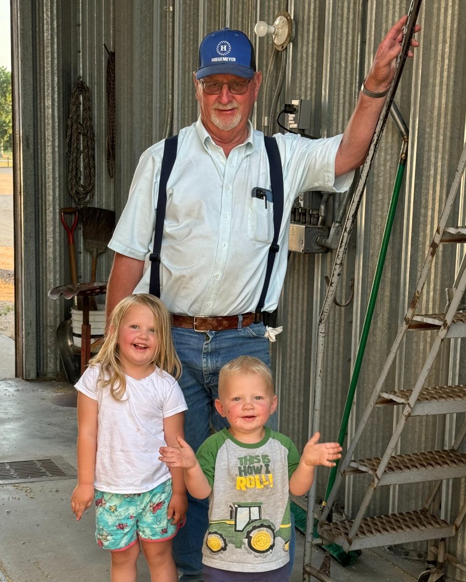 TheRightSeed's tweet image. Any kiddos fill their summer days with Grandpa camp? 🙋‍♂️

#FarmRaised