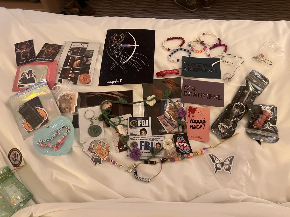 Bean_Scheme's tweet image. Currently packing so some stuff is packed away already, but thank you so much to everyone who traded with me 💕  Let’s do it again next year 😉

#RDC7