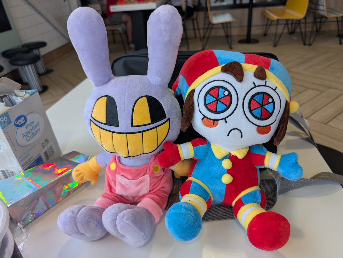 VK_Akira's tweet image. @ShoutingHare for the birthday sibbys day = v v = 
Not much of special to it but it was part of what I was able do for best sibby beans ever had. 

Happy birthday again me beans =v v= hopefully next year I can do more for ya &amp;amp; be better!!  I have ya giftys come soons.💙🖤 Luvs ya