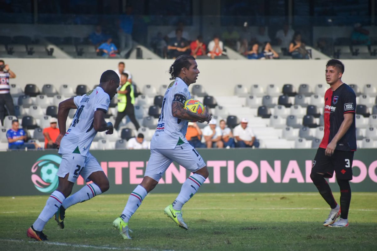 ParaComentarse's tweet image. Once Caldas se queda con el tercer lugar derrota en penales 3-1 a Newell's Old Boys 
#Veracruz
#BocaDelRio #cuadrangular @ParaComentarse