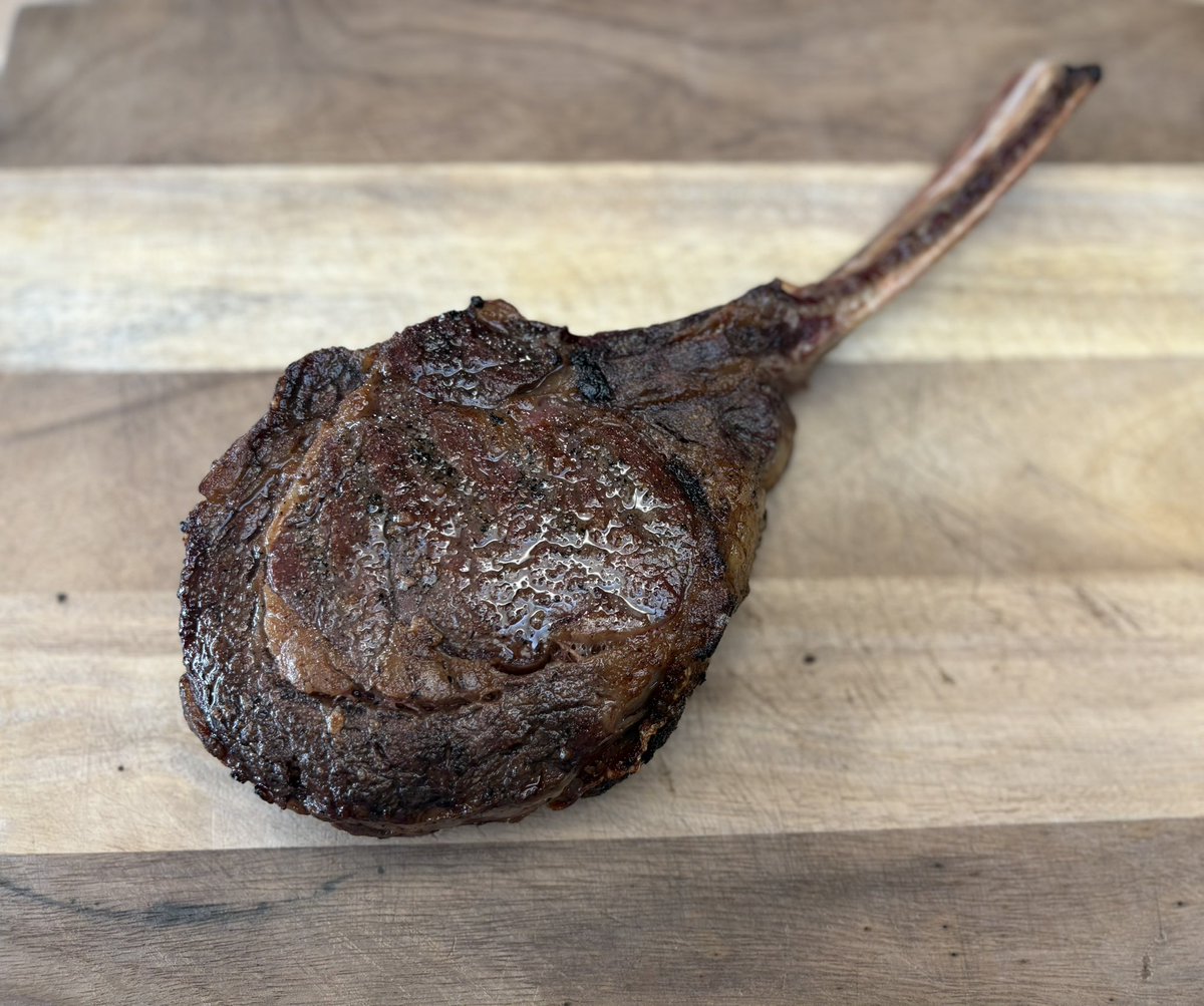 We have steakhouse at home <a href="/BrugioniFrank/">Frank Brugioni (@BrugioniFrank on the P)</a>