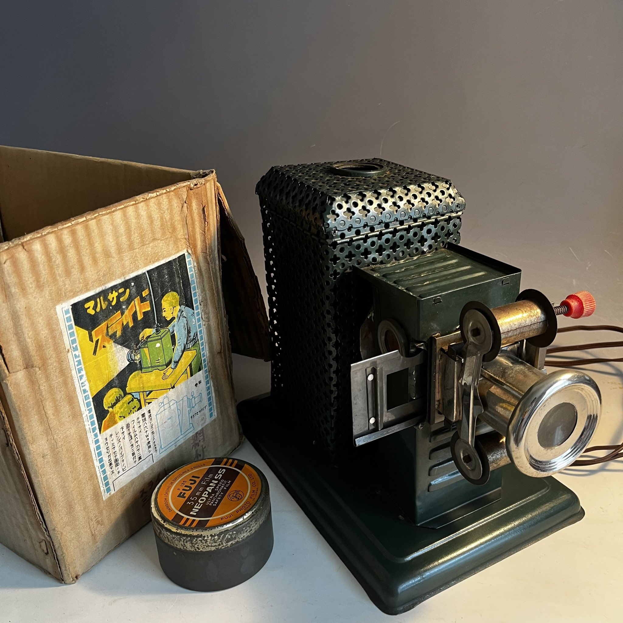 レトロ映写機　150万→50万 61g7jbXKPTL._UF894,1000_QL80_.jpg