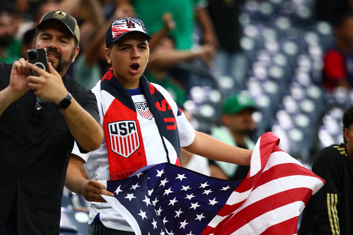 USMNT's tweet photo. 🇺🇸🇺🇸🇺🇸🇺🇸 https://t.co/b1VrcHt2Tn