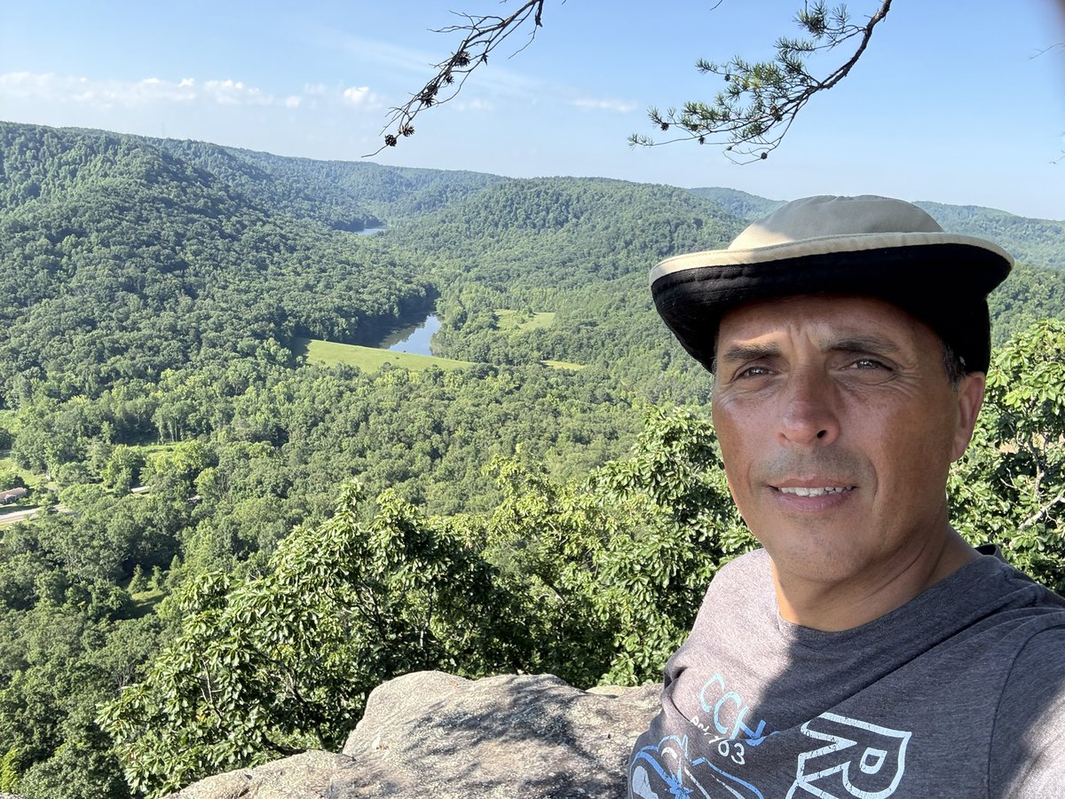 barrydlee1's tweet image. A little kayaking &amp;amp; hiking!🛶🥾
⛰️ East Pinnacle
⛰️ Devil’s Kitchen
⛰️ Indian Fort