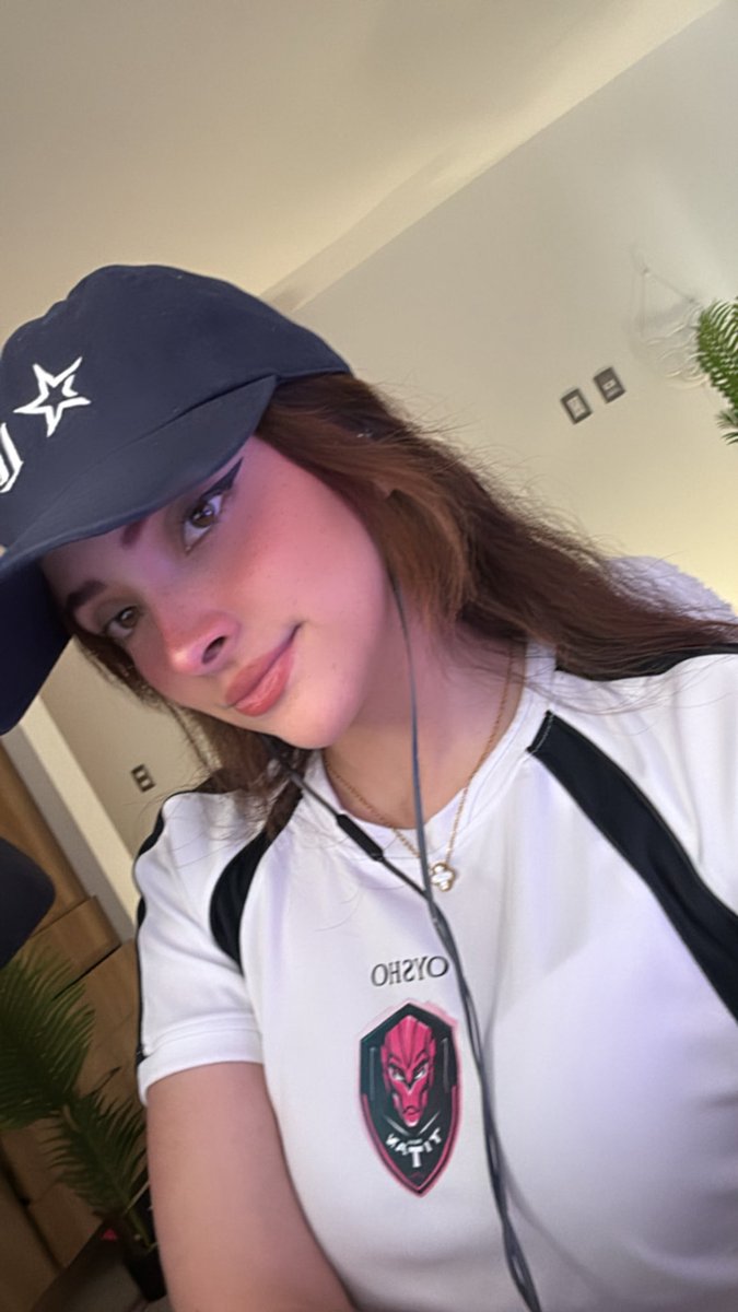 Hola ya volví vamos a jugar Peak con puro pendejo 

twitch.tv/vickypalami