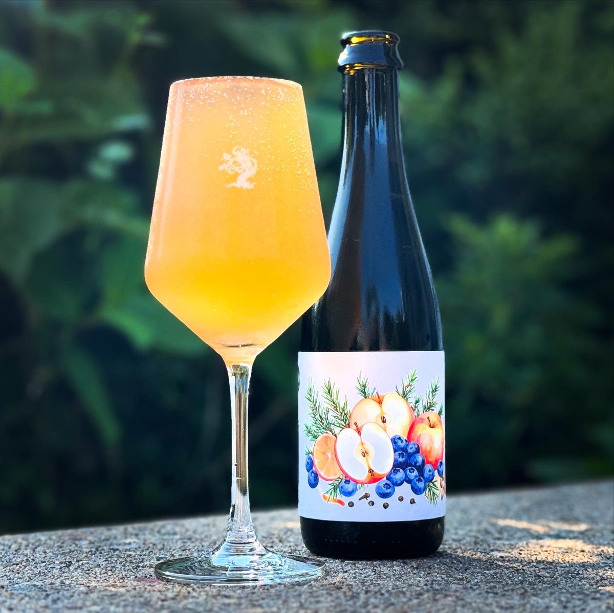 Happy Sunday! Perfect for the heat wave today! This is delicious! Cheers <a href="/TreeHouseBrewCo/">Tree House Brewing Co.🍺</a> <a href="/treehousenate/">Nathan Lanier</a> <a href="/TreehouseLdog/">Tree House L-Dog</a> <a href="/jomobono/">Jay Omobono</a>