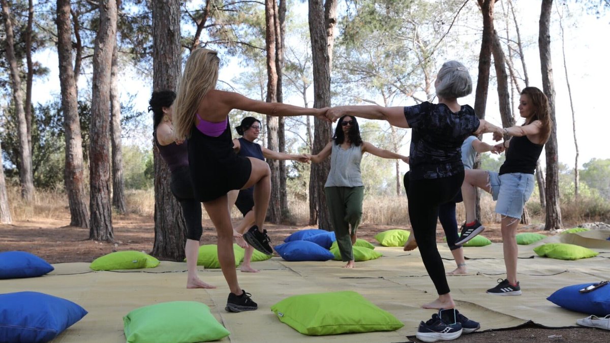 🙆War leaves marks—on the land and in the soul. Now Israelis are turning to forests for peace. Yoga, breathwork, healing. One leader lost his brother and nephew to Hamas. Now he brings others to heal. 🌿 #IsraelStrong

FEATURE | <a href="/etgar_l/">etgar lefkovits</a> 🔗 eu1.hubs.ly/H0lx9zV0