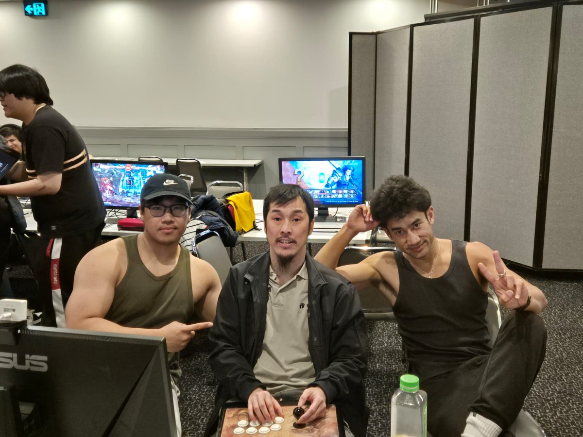 ozhadou's tweet image. Congratulations to top 3 for USF4 at #YSB108
1st) Niah
2nd) @jubbajym
3rd) @xaverunsgdlk