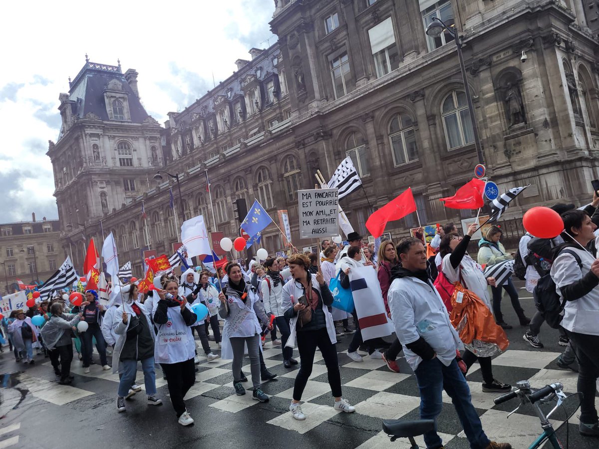 <a href="/ThomasFatome/">Thomas Fatôme</a> <a href="/MCazeneuve/">Marguerite Cazeneuve</a> 
Les négociations conventionnelles : 
C’est aujourd’hui que ça se passe.
Aujourd’hui, vous avez le pouvoir de redonner de la dignité à notre métier.
Ou d’enfoncer un peu plus ceux qui le portent à bout de bras.
<a href="/FNIofficiel/">FNI</a> <a href="/ConvergenceInf/">Convergence Inf.</a> <a href="/Sniil1/">Sniil</a>