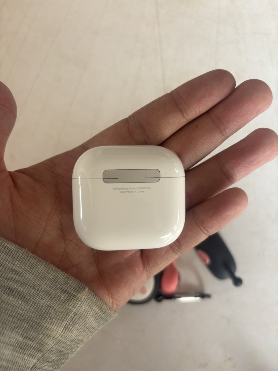 pphuriphatzz's tweet photo. ส่งต่อ Airpods 4 2,500฿ !!

- อายุการใช้งานแค่สองสัปดาห์ สภาพใหม่เอี่ยม
- ประกันเหลือยาวๆถึง มิ.ย. 69
- แถมเคสหนึ่งชิ้น 

สอบถามเพิ่มเติมได้ครับ มิจจี้ไม่ต้องทักมานะครับ!!

#airpods #airpods4 #airpodsมือสอง #airpodsมือ2 #ipad #ipadมือ2 #apple https://t.co/OVlx9syHVX