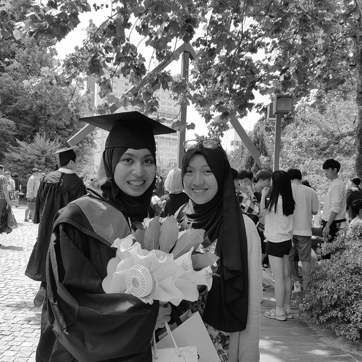 momscla's tweet photo. 2016 with (almh.) adek https://t.co/IkHmZMZqaz