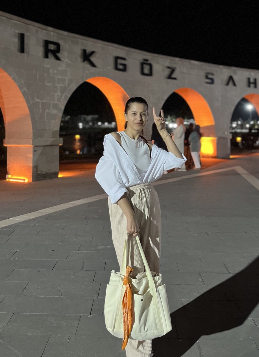 tugceulky's tweet photo. Türkiyeli değil, TÜRK fizyoterapistim.
Türk doğdum ,Türk öleceğim 
Ne mutlu Türk’üm diyene.. https://t.co/UFj2h3W8Up