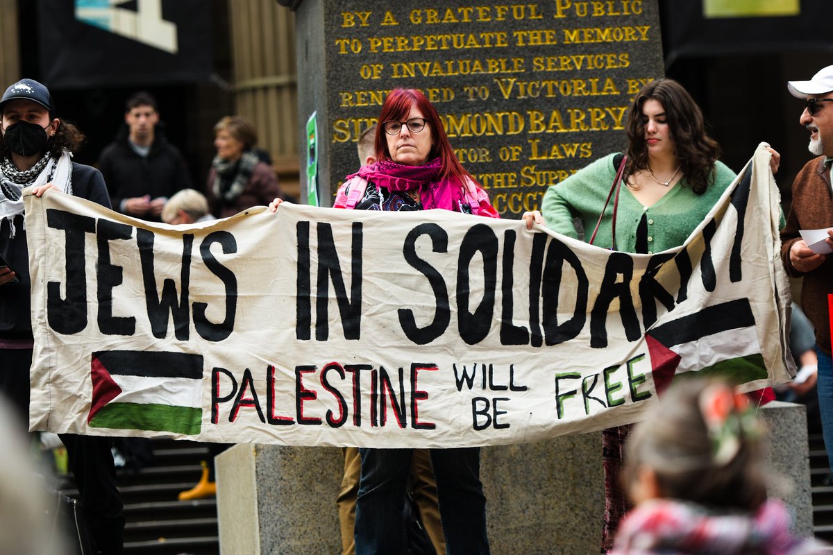 Forget the lies from mainstream media and government.

Anti-zionism is not antisemitism.