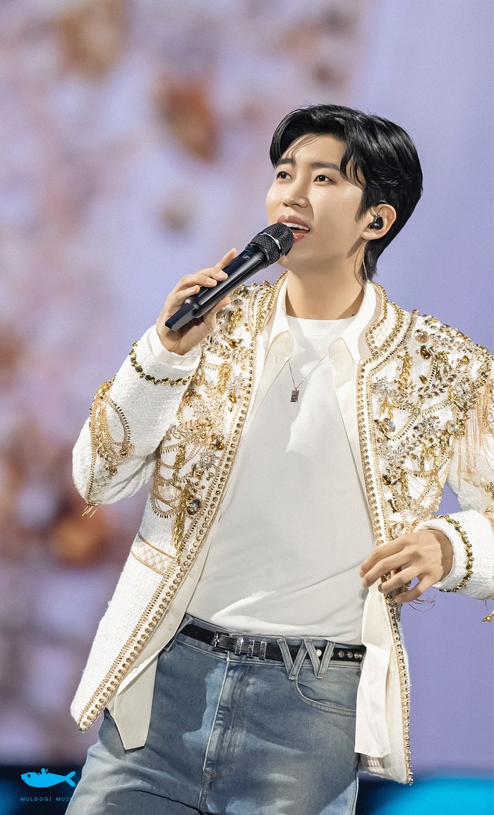 임영웅 ‘이나믿’, 김이나 ‘인생 작사곡’ 1위 등극 
#임영웅 #김이나 #인생작사곡 #1위등극 #스포츠서울news
사진 | 물고기뮤직
sportsseoul.com/news/read/1528…