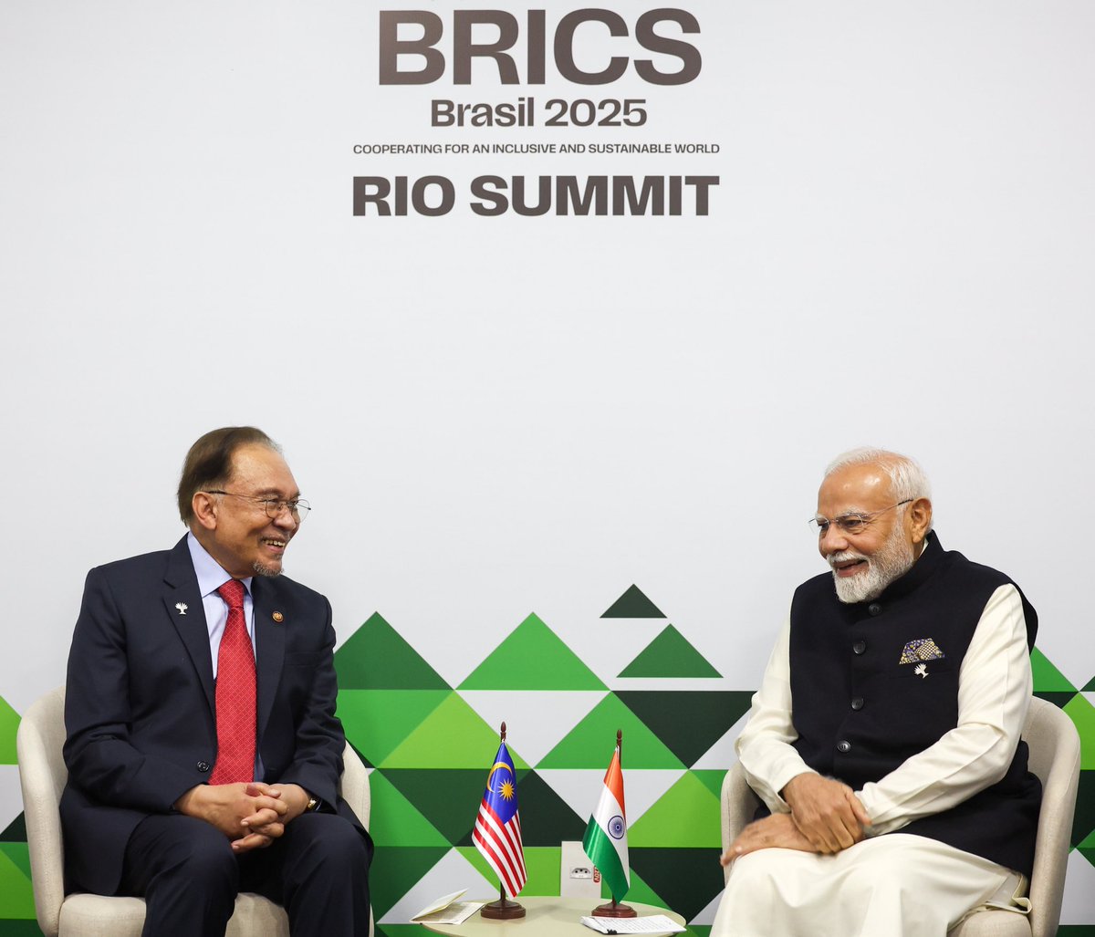 PMO India (@pmoindia) on Twitter photo PM <a href="/narendramodi/">Narendra Modi</a> met with PM <a href="/anwaribrahim/">Anwar Ibrahim</a> of Malaysia on the sidelines of the BRICS Summit in Rio de Janeiro, Brazil. The two leaders reviewed the progress of India-Malaysia bilateral ties, with a focus on trade and investment, defence, renewable energy, IT, tourism and more. PM <a href="/narendramodi/">Narendra Modi</a> met with PM <a href="/anwaribrahim/">Anwar Ibrahim</a> of Malaysia on the sidelines of the BRICS Summit in Rio de Janeiro, Brazil. The two leaders reviewed the progress of India-Malaysia bilateral ties, with a focus on trade and investment, defence, renewable energy, IT, tourism and more.