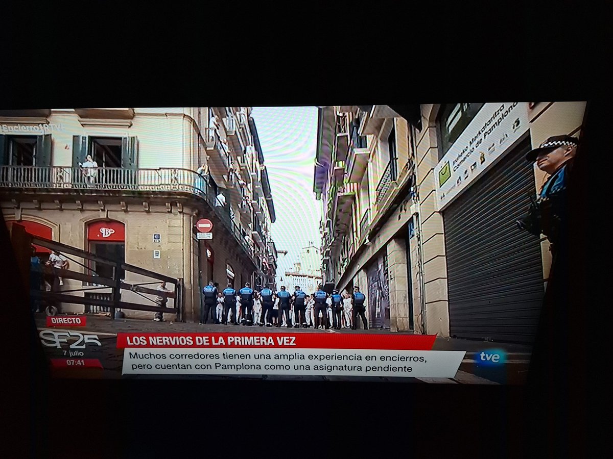 ariblus's tweet photo. @rtve ...5 de mayo, 6 de junio, 7 de julio San Fermín! Y llegó nomás la edición 2025, un año más desde Buenos Aires pendiente de lo que ocurre en Pamplona, hoy esperando a los Fuente Ymbro🏃‍♂️🐂 @rtve #Encierro1RTVE #SanFermin #Sanfermines #SanFermin2025 #SF25 https://t.co/MQVucJ1M2C