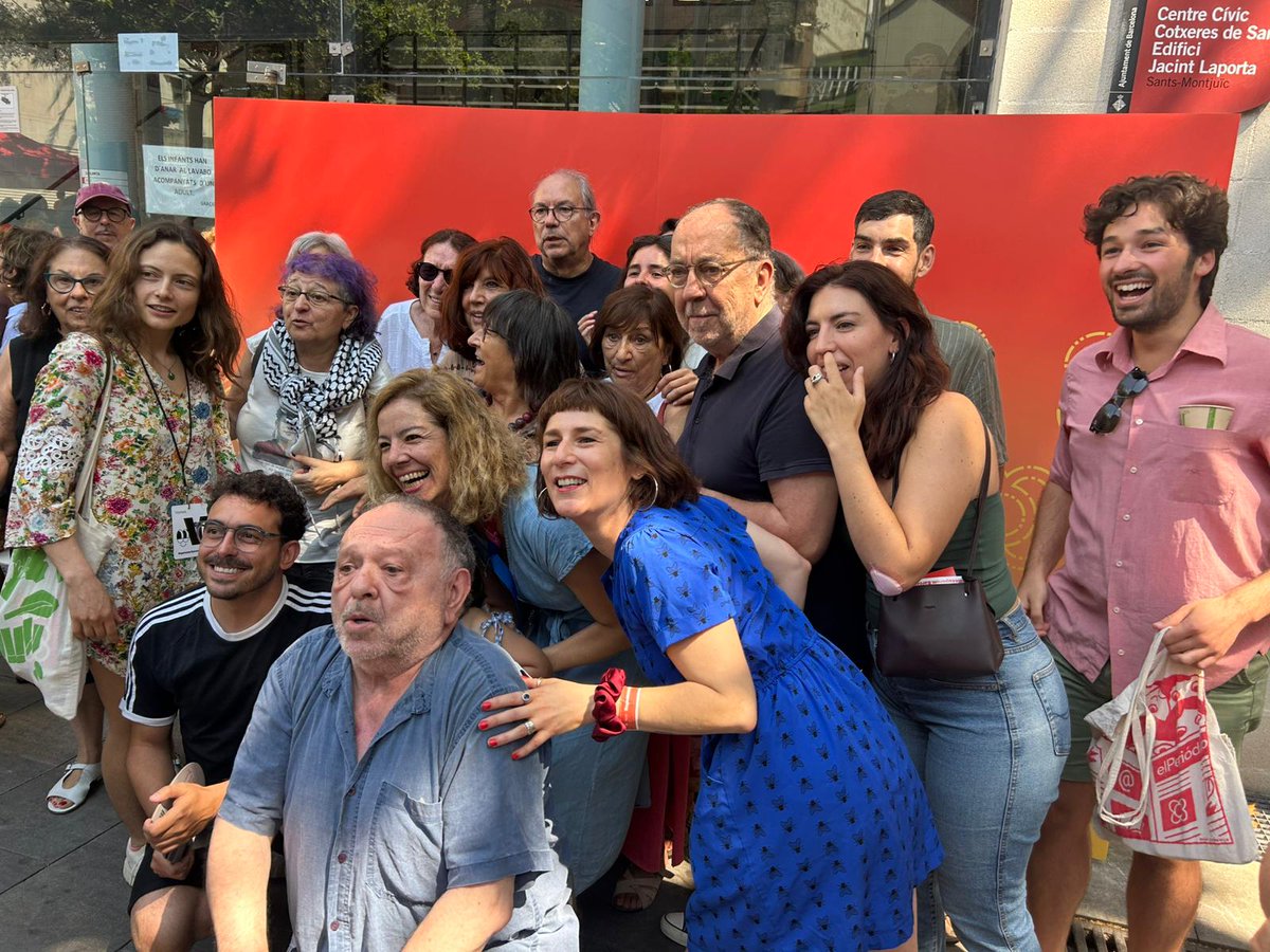 Despres de mesos de amplis debats, acaba el 1er congres de <a href="/bcnencomu/">Barcelona En Comú</a> 
Energies renovades, lluites compartides i encarant els reptes pel 2027 tot repensant Barcelona. Som-hi!