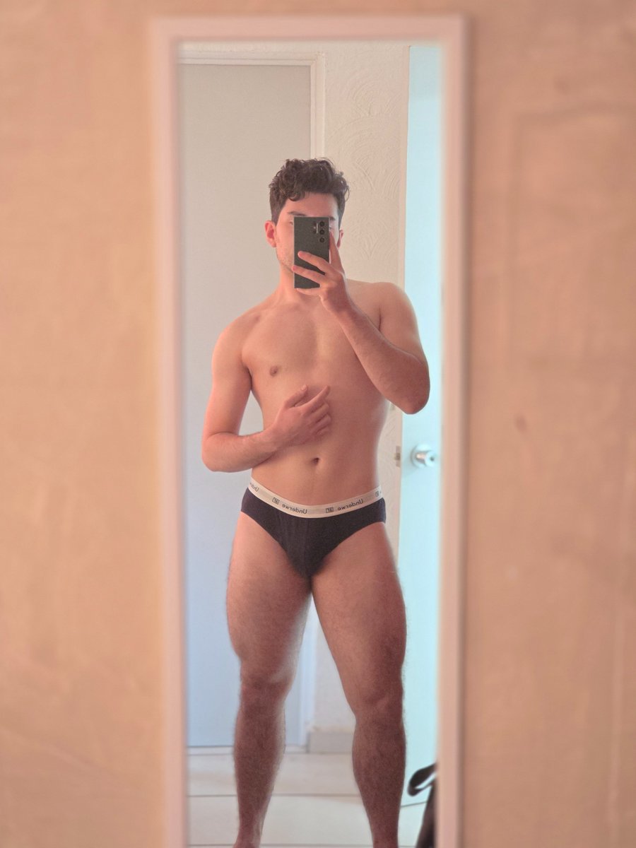 Gleaming, twinkling...
#gay #gaygdl