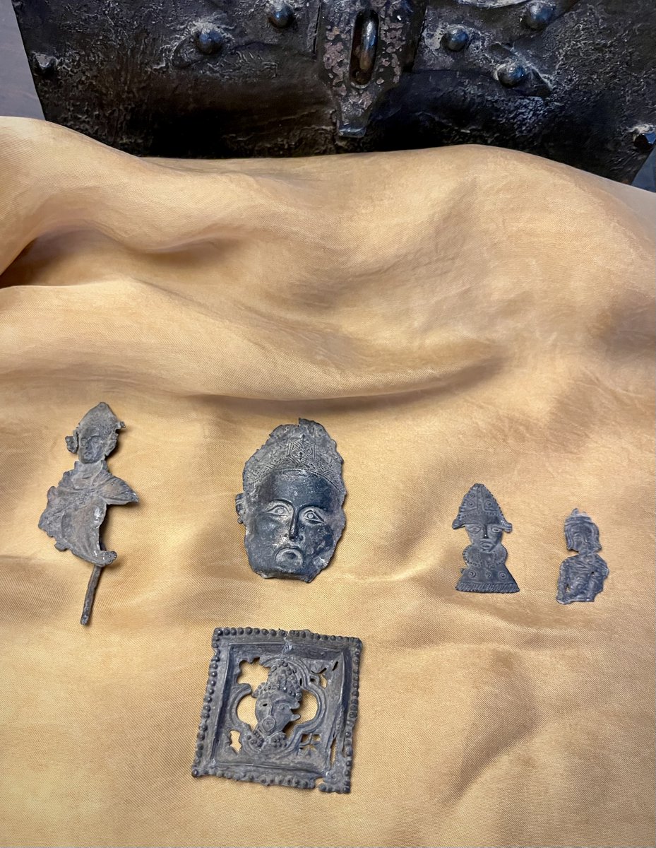 Happy feast of the translation of St Thomas of Canterbury! Here are some relevant pilgrimage badges. It is amazing to me to think that each of these represents a visit to the shrine at Canterbury — an individual's prayers — crucial moments in some now-forgotten life.