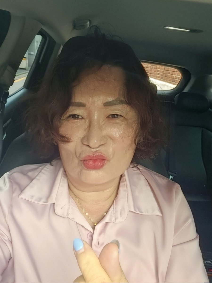 시원한 차안에서 한주시작 출근
무더운여름 잘 이겨내보아요^^