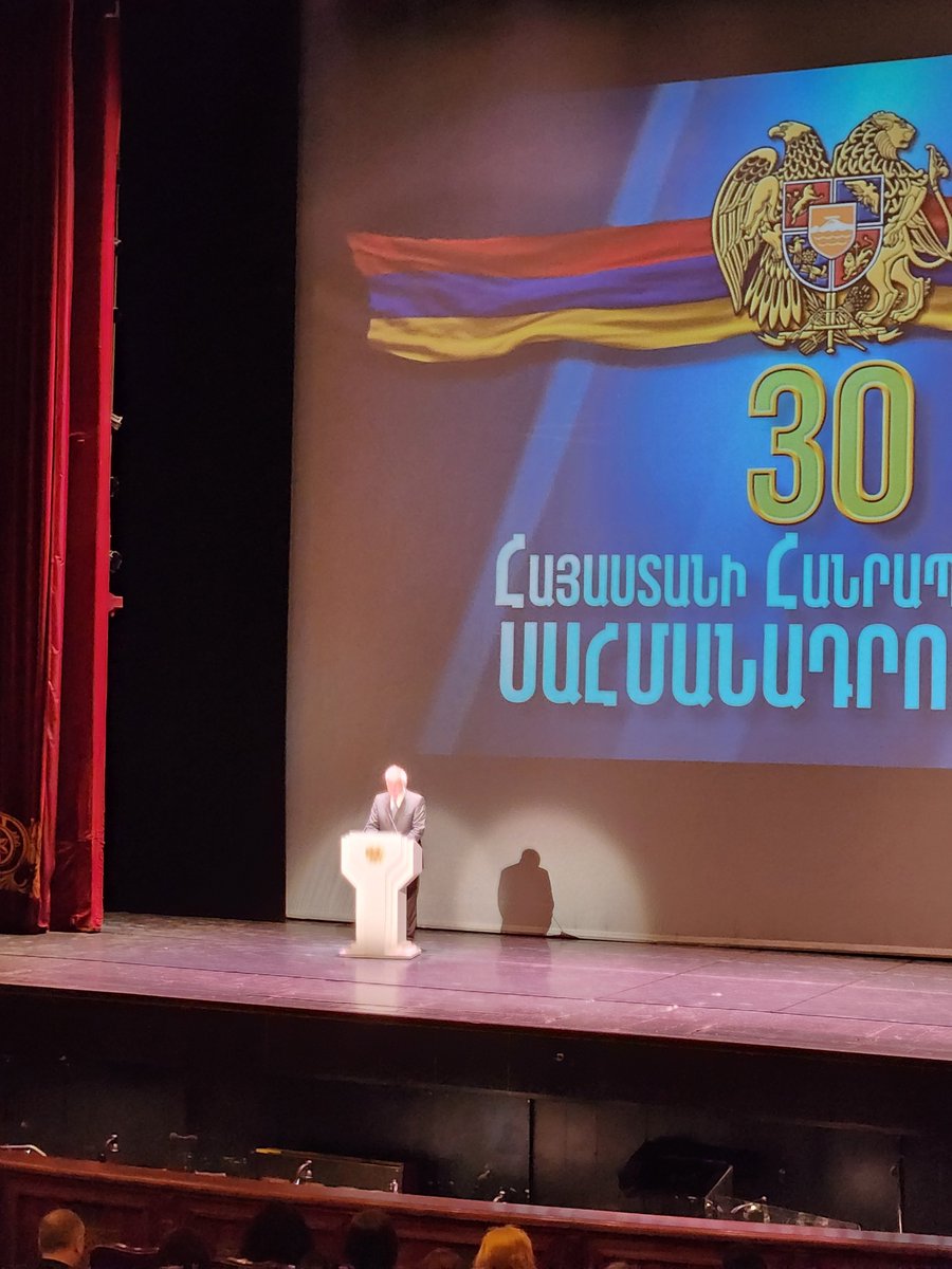 AndrewTurnerCAN's tweet image. Հրաշալի տոնակատարություն՝ նվիրված Հայաստանի Սահմանադրության 30-ամյակին։ Կանադան հպարտ է աջակցել Հայաստանի ինքնիշխանությանը, ինչպես նաև մեր երկրների՝ ժողովրդավարության և օրենքի գերակայության նկատմամբ ամուր հանձնառությամբ։