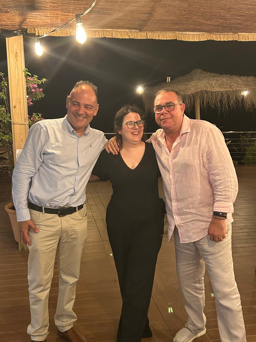 COMbalears's tweet image. ➡️ La delegación de Menorca del Comib celebró el Día de la Profesión Médica. 

➡️ Se entregaron las insignias de oro y plata con motivo de los 50 y 25 años de colegiación. 

➡️ También se dio la bienvenida a los MIR que comienzan su formación en la isla en 2025.