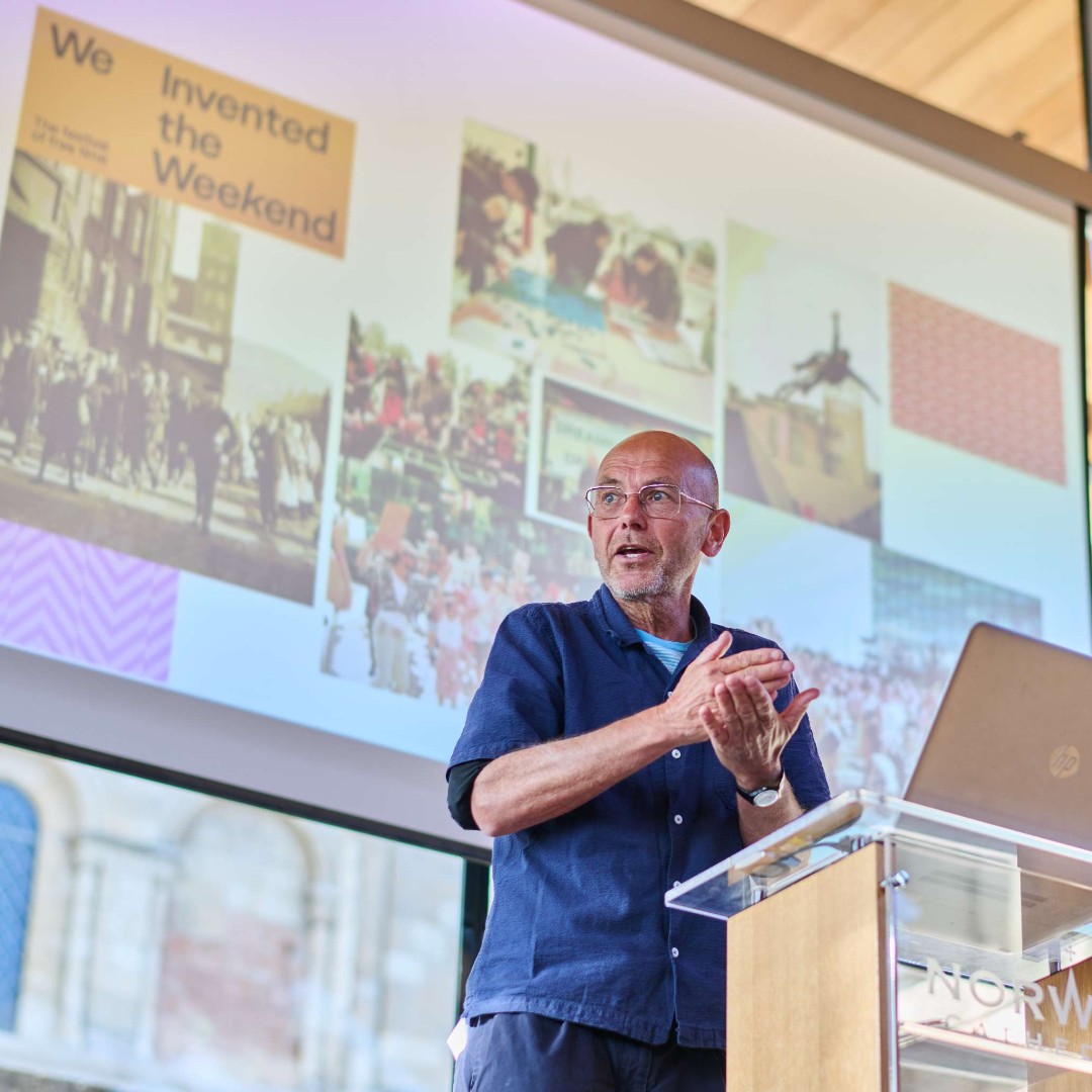 SAVEtoReuse's tweet image. 🗣️ “If we don’t preserve, we just wipe out everything good that we have done.”
— Wayne Hemingway MBE at our 50th anniversary reception in Norwich.
A powerful reminder that heritage is the foundation for better places.
👉 savebritainsheritage.org/news/top-archi…
#SAVEis50 #WayneHemingway