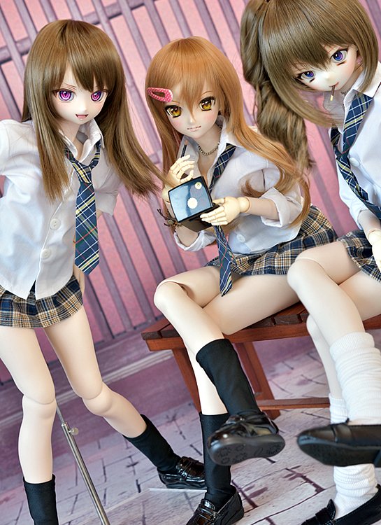 先のショーコさんを筆頭に、AI君による3年B組の仮想人気投票で言いがかりに近い理由で不当に票を減らされてしまった御三方…💦
悔しいので依怙贔屓して撮ります！📷