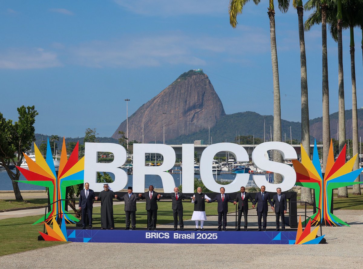 Shen Shiwei 沈诗伟 (@shen_shiwei) on Twitter photo Why the 'Non-West but not Anti-West' #BRICS Mechanism Matters in a Multipolar World?
The #BRICS family now spans major economies across Asia, Africa, Latin America and the Middle East, representing nearly half the world's population and contributing over 50% of global growth. Why the 'Non-West but not Anti-West' #BRICS Mechanism Matters in a Multipolar World?
The #BRICS family now spans major economies across Asia, Africa, Latin America and the Middle East, representing nearly half the world's population and contributing over 50% of global growth.
