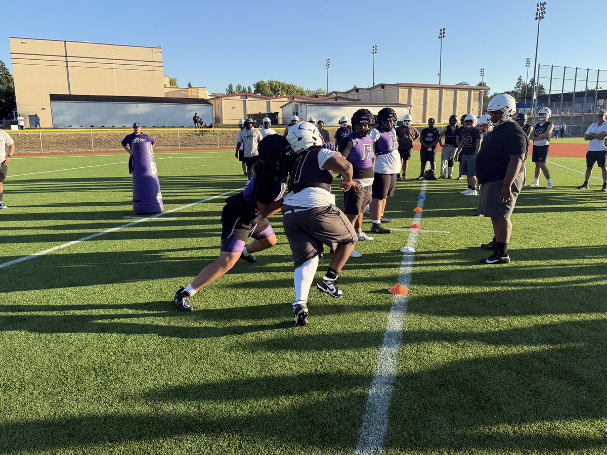 FosterHSFB's tweet image. Thanks to @decatur.football tj_raidersfb @garfieldfootball @mercerislandfootball and @rentonfootball for participating in our Summer 7 on 7 and Linemen Challenge Series!!! We appreciate the work in helping us get better!!! #teachu #linemanchallenge  #7on7 #fosterDNA #dogvsdog