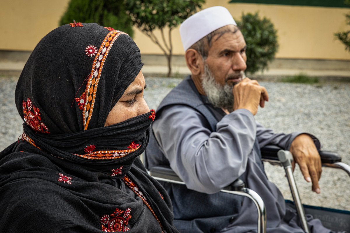 ECHO_Asia's tweet image. “I worked so hard to build a life,” says Nasrin*, 40.
Like many others, Nasrin’s family had to leave Pakistan and return to Afghanistan.
Thanks to the EU funding, IOM provides post-arrival assistance to returning Afghan migrants like Nasrin.
👉🏼bit.ly/4kY42WW
