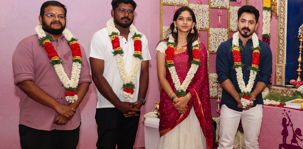 CinemaWithAB's tweet image. Producer #KJR's (Ayalaan, Hero) 2nd Film as an lead Actor after #Angikaaram🌟
Court movie fame #SrideviApalla is doing female lead♥️
Produced by Mini Studios (Makers of MarkAntony)🎬