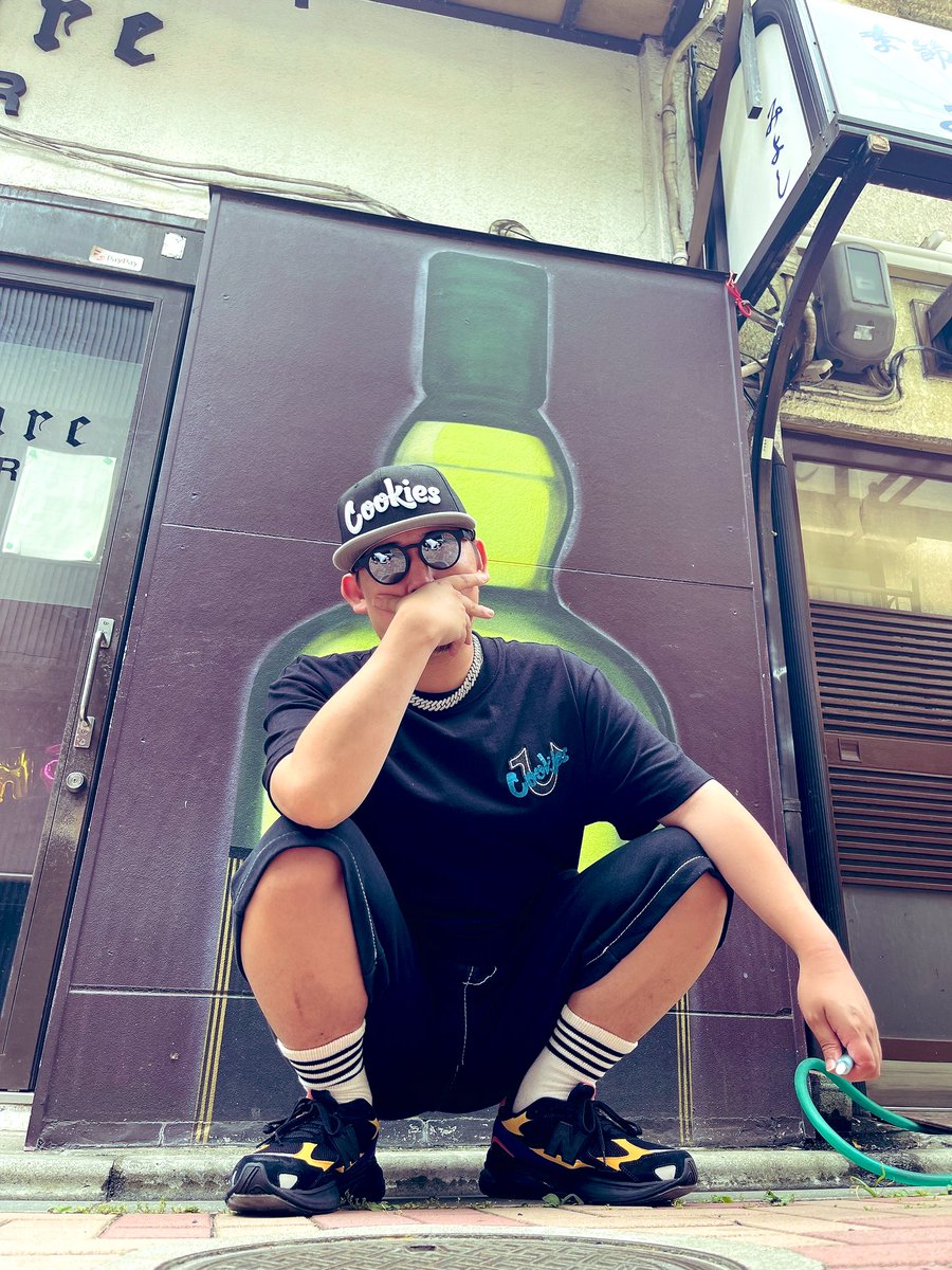 COUSTOMWORKS's tweet image. I wore the new Cookies collab apparel and took some street snaps.
Kinda embarrassed about my short legs though lol 😂
Cookiesの新作を着てみました🍪
足短くて笑うw
@cookiesglobal
@berner415