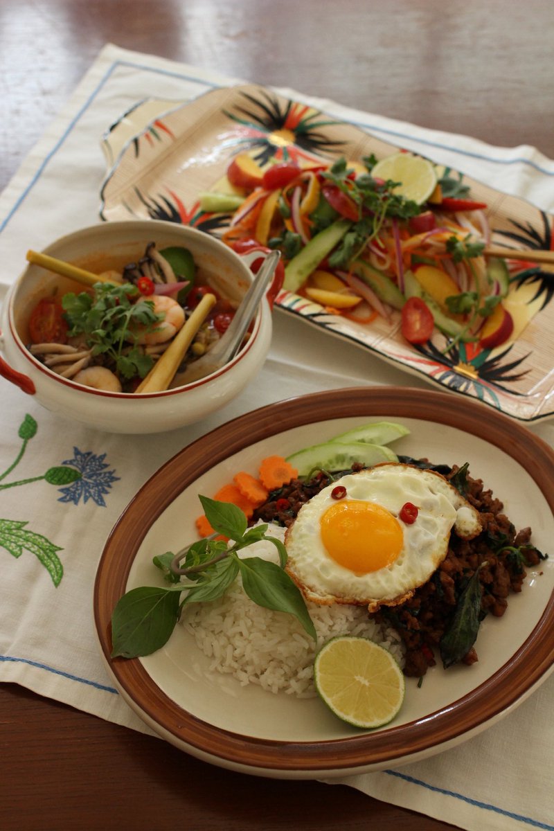 7월 🇹🇭Home Thai 특강🍋
매년 여름이면 돌아오는 태국음식 특강입니다.  7월 19.20(토.일 11시-1:30)
똠양궁, 쏨땀, 타이바질볶음밥 그리고 레몬그라스 아이스티를 만듭니다. 

제리코레서피
서울 마포구 성미산로17길 105-4 102호
naver.me/GxNGsptY