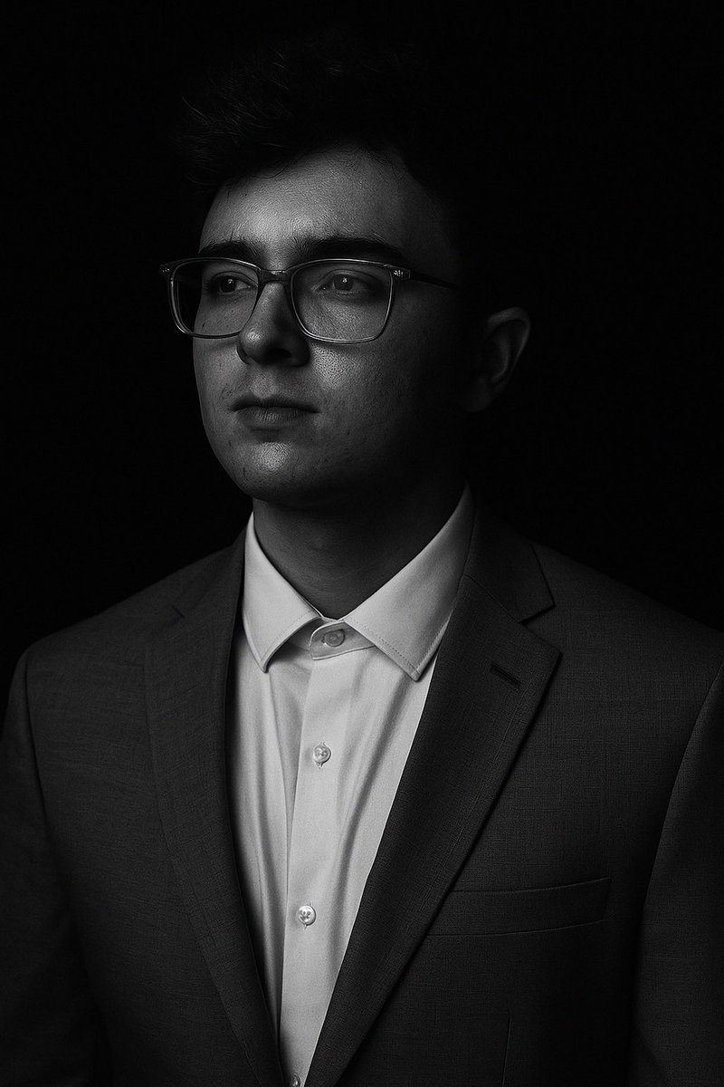 Uh oh… VERIS got his squad… Scrims live now <a href="/AsTa_70/">Asta</a> <a href="/t7vin/">Tevin</a> <a href="/itsEEVO/">DJ</a> Twitch.tv/veris_cod