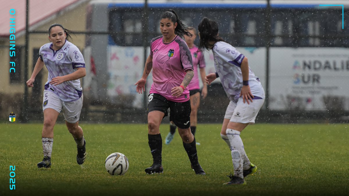 🔰 FÚTBOL FEMENINO | En el Estadio Municipal de Hualqui y bajo una intensa lluvia, O'Higgins igualó 1-1 frente a Deportes Concepción en la Fecha 15 del Campeonato #AscensoFemenino 2025 🟣

⚽ El gol de las rancagüinas fue anotado por Catalina Celis en el minuto 90'+2' del