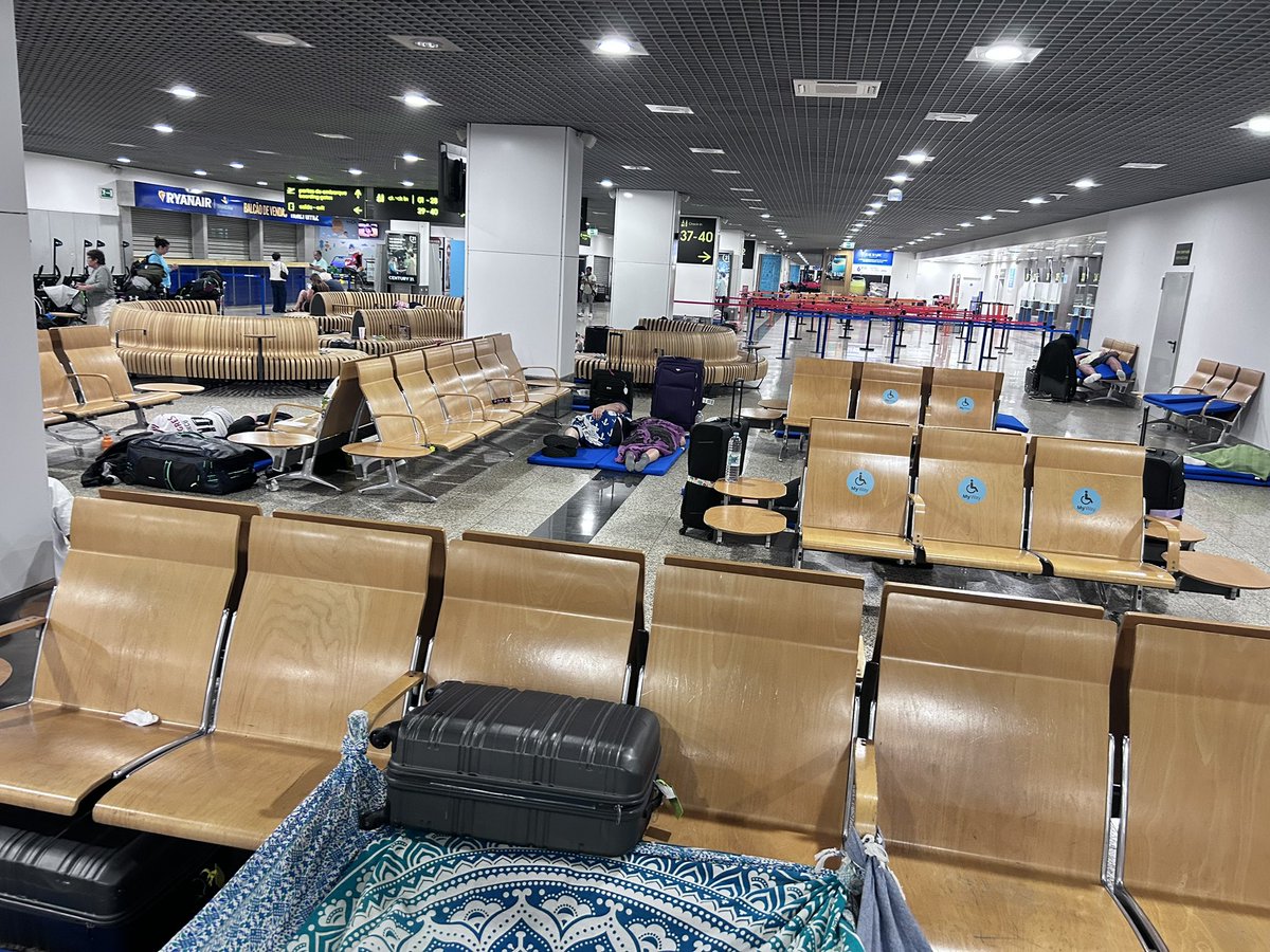 BricksMarketing's tweet photo. Still here @easyJetholidays got everything crossed we take off tomorrow 

#madeira #flightcancelled #easyjetholidays https://t.co/eQEZV4zWyW