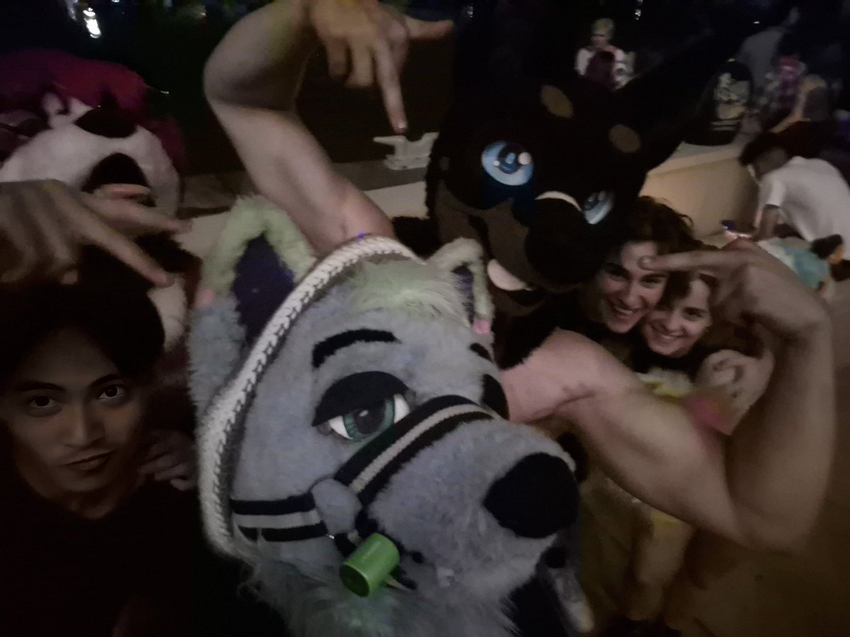 ac 25 was for the books again btw, sorry for anyone who had to deal with me crunk off my ass. i had an absolute blast tho again, n left with a permanent scar to always remember da freaky room parties 💜💜