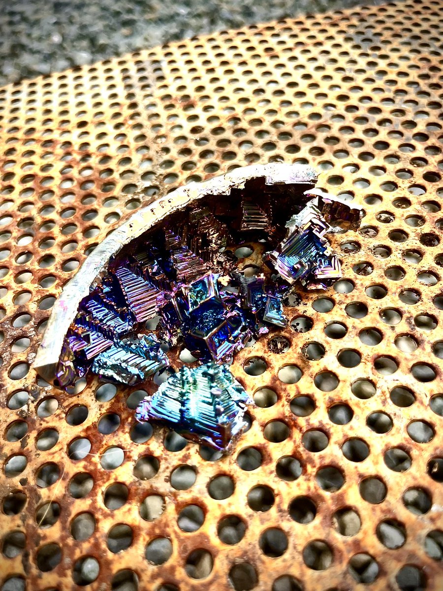 久しぶりにビスマス結晶作りをして遊ぶ
＃ビスマス