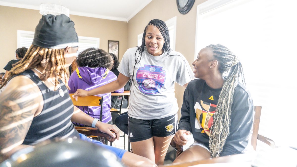 UAPBLionsWBB's tweet image. first team meeting β
new beginnings tomorrow πͺπΎ