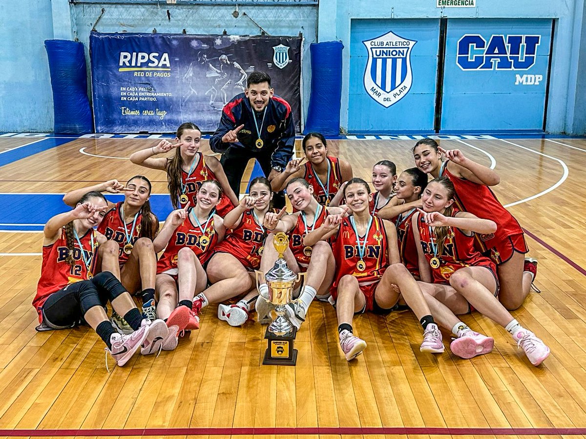 #Menores 🏀 | 🏆 ¡Campeonas Provinciales U15 Femenino!
⠀⠀⠀⠀⠀⠀⠀⠀
➡ El equipo Tricolor se quedó de punta a punta con el Final Four del Pre Federal disputado en Mar del Plata y se trajo la copa a casa.

👏 ¡Felicitaciones y a disfrutar!

#VamosBahiense 💙💛❤️