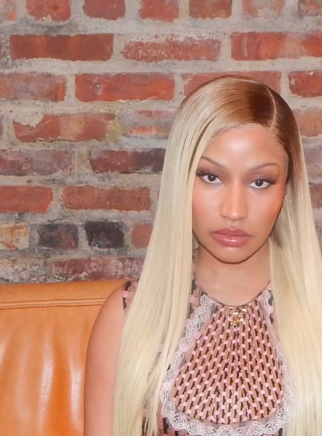 AfroBlondBarbie's tweet image. wrong face to discuss #sorry