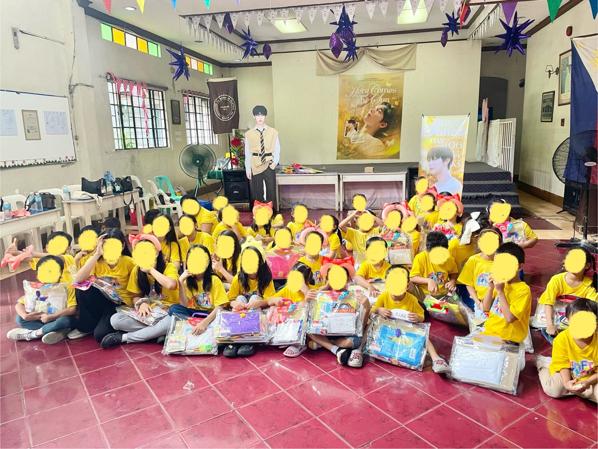 crescentgguk's tweet photo. i hope these kids get to be happy always, just like what Sunoo wants, let’s all be happy together! 💛

this beautiful experience definitely has a place in my heart 🫀

let’s keep on spreading love and happiness with Sunoo! 💛

#ARHCTS #HereComesTheSUN ☀️ https://t.co/ccXl61I9Z5