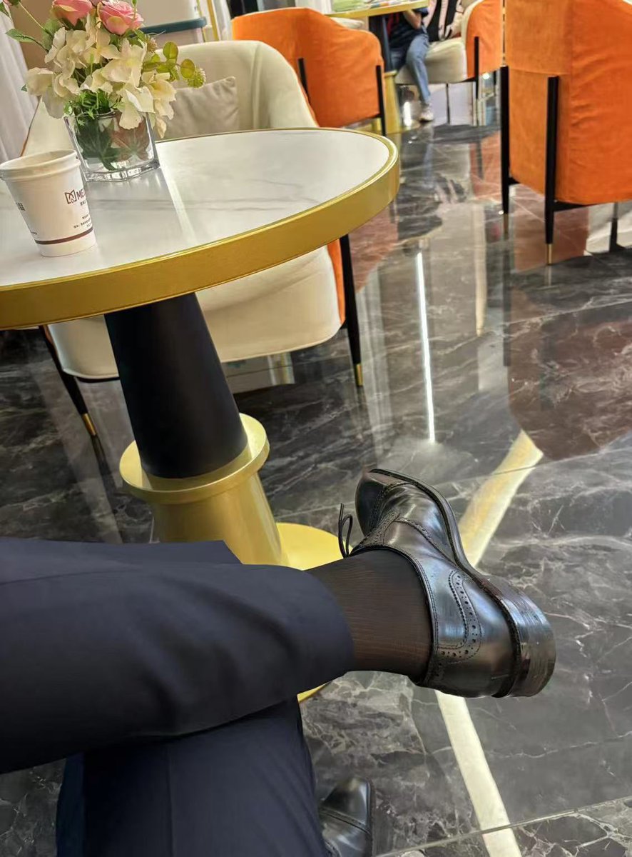 北京有没有正装丝袜同好！！！来撩